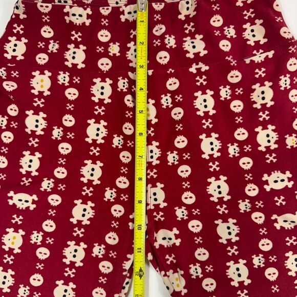LuLaRoe OS Red Skull and Crossbones Leggings Women's Size 2-10 Halloween Goth - Picture 7 of 10
